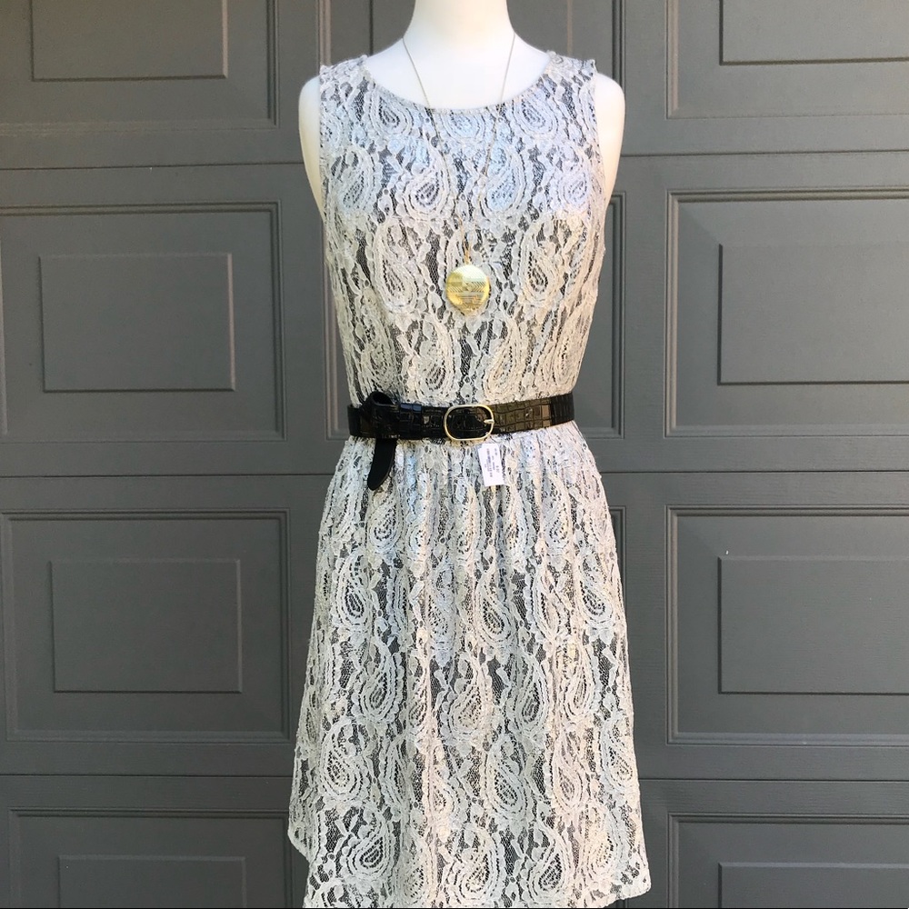 ⭐️Kensie White Lace Dress w/ Black Lining